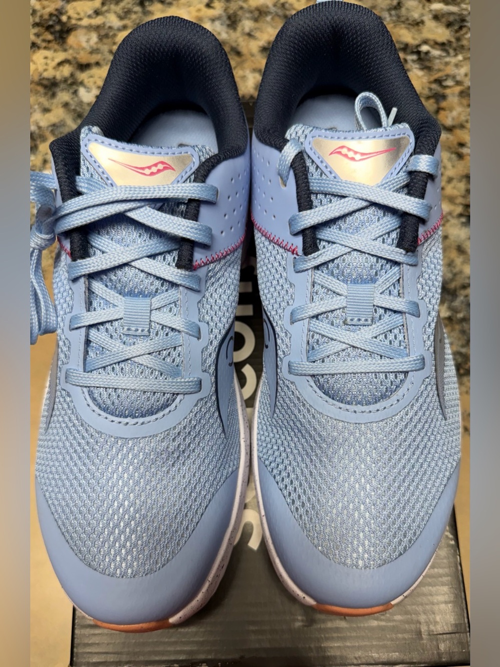 Saucony women’s 6.5 kinvara 14 ltt- new in box